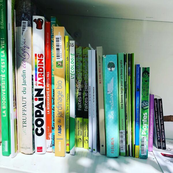 Eco-refuge de la Douaye, boite à livres Eco-refuge de la Douaye, boite à livres